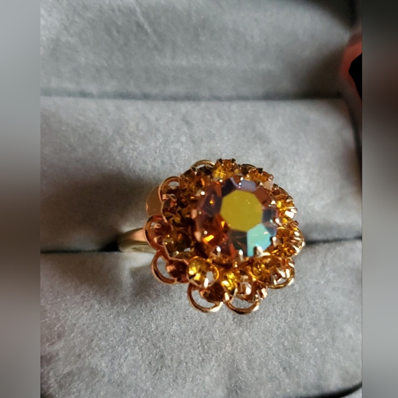 Vtg. Sarah Coventry Ring - Picture 3 of 9